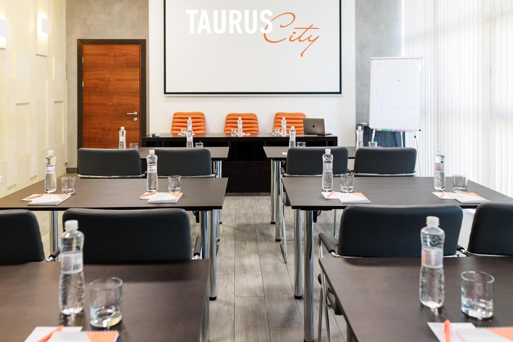 Taurus City Hotel Lviv Eksteriør billede