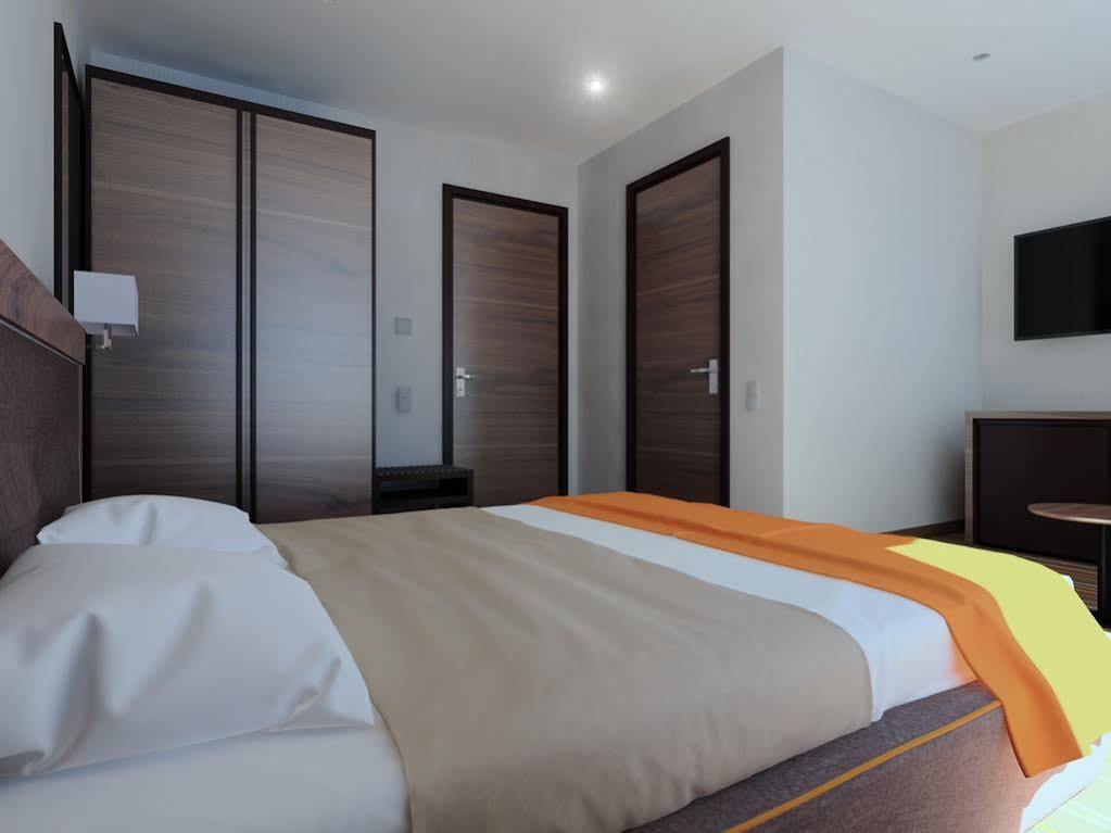 Taurus City Hotel Lviv Eksteriør billede