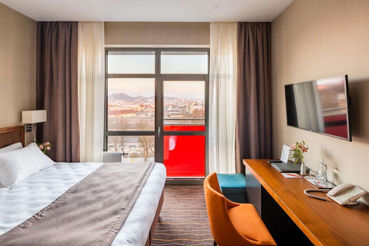 Taurus City Hotel Lviv Eksteriør billede