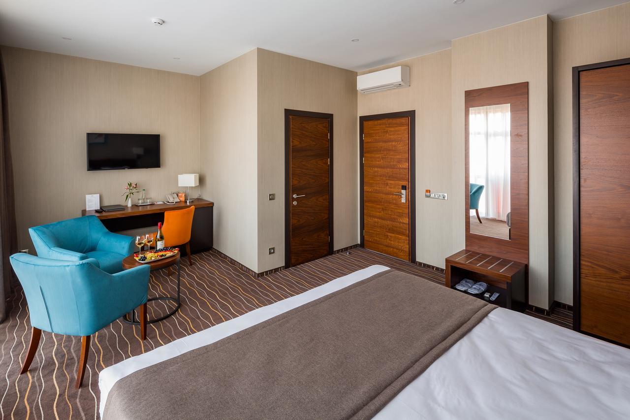 Taurus City Hotel Lviv Eksteriør billede